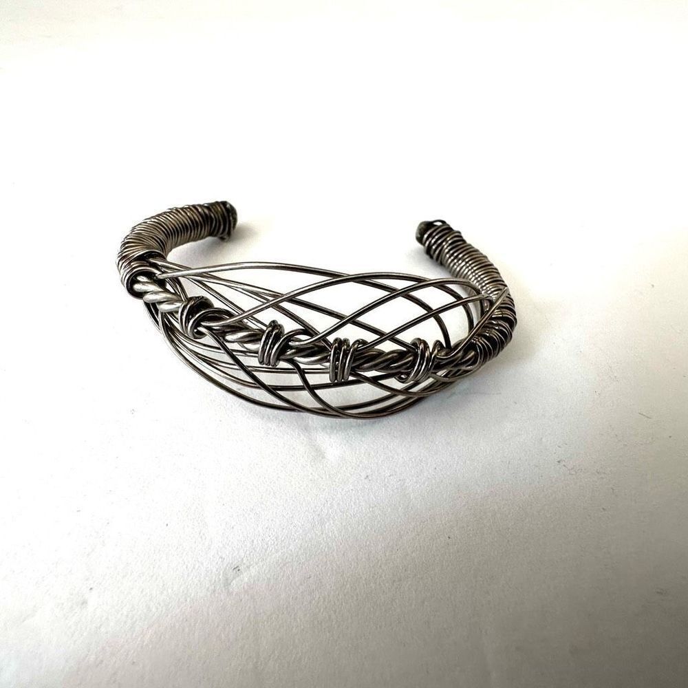 Silver tone wire bracelet